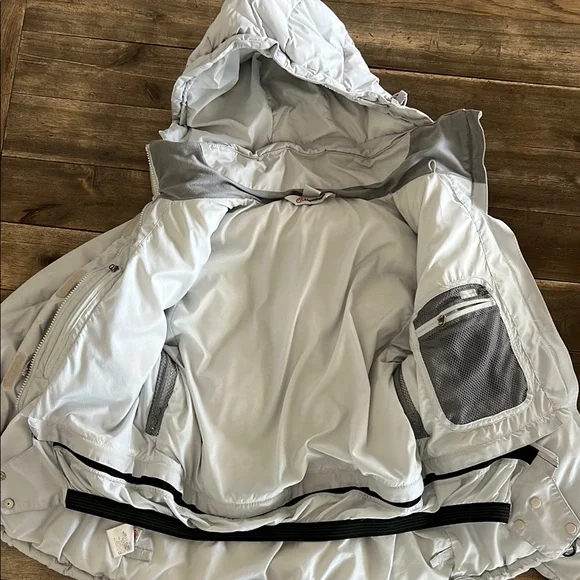 Cloudveil Down Jacket - Picture 6 of 16